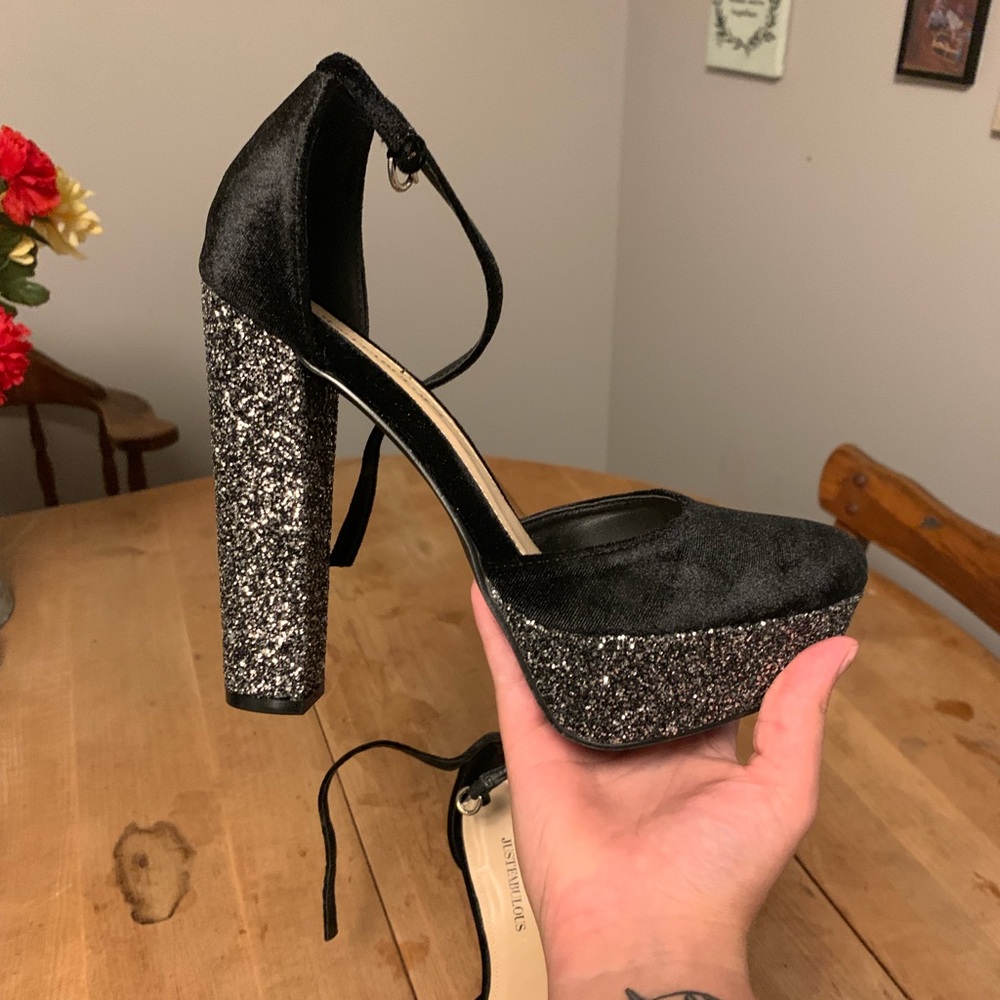 Heels - Picture 2 of 4